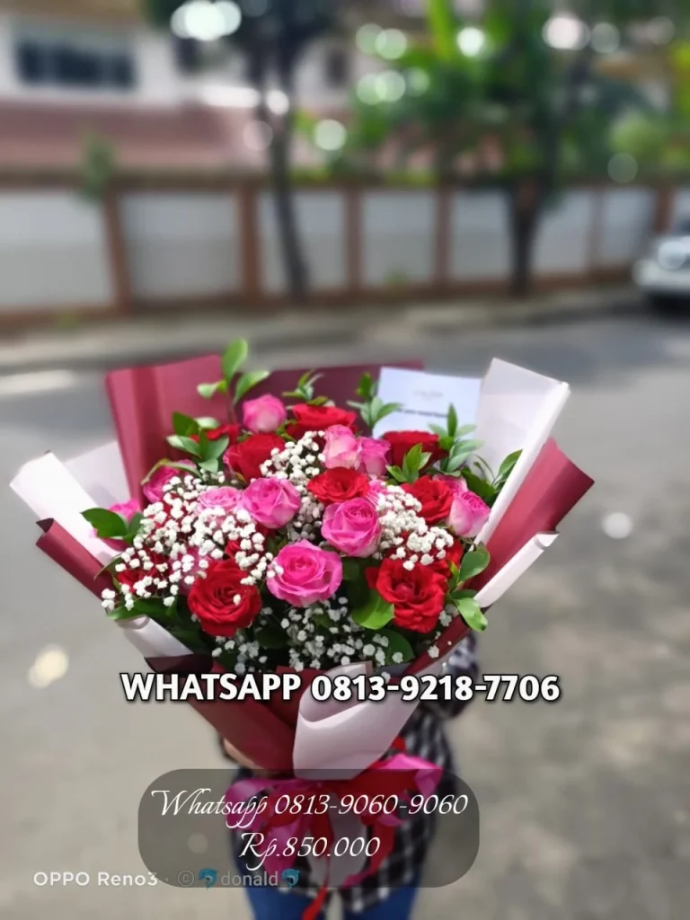 Buket Mawar Pink dan Merah — flowershopjakarta.com