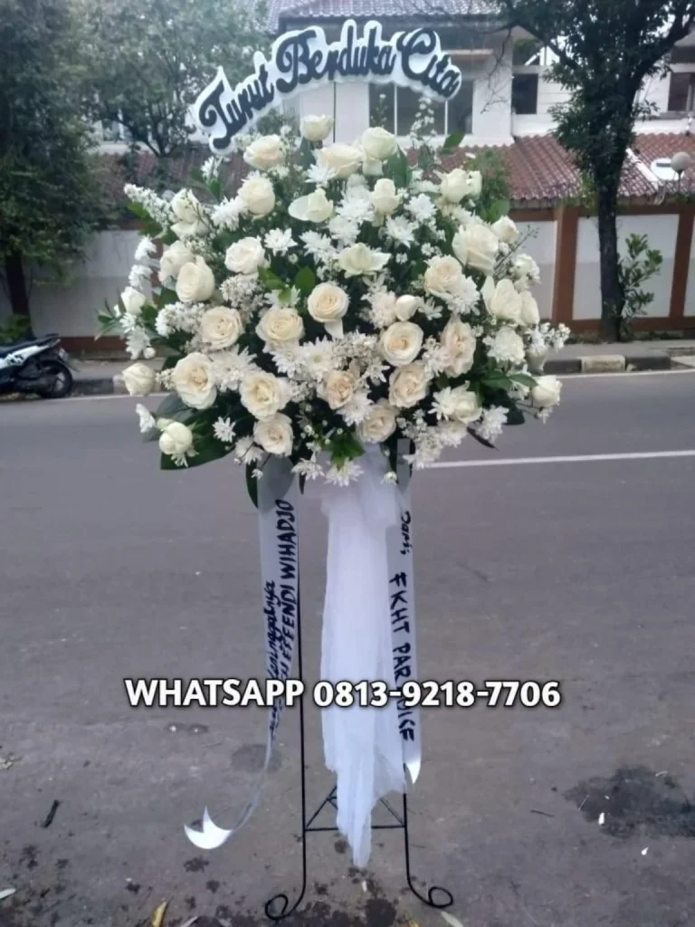 Standing Flower Duka Cita Putih 03 — flowershopjakarta.com
